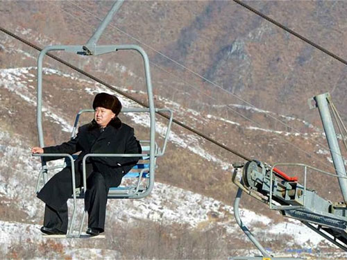 Mổ xẻ khu trượt tuyết "con cưng" của Kim Jong-un