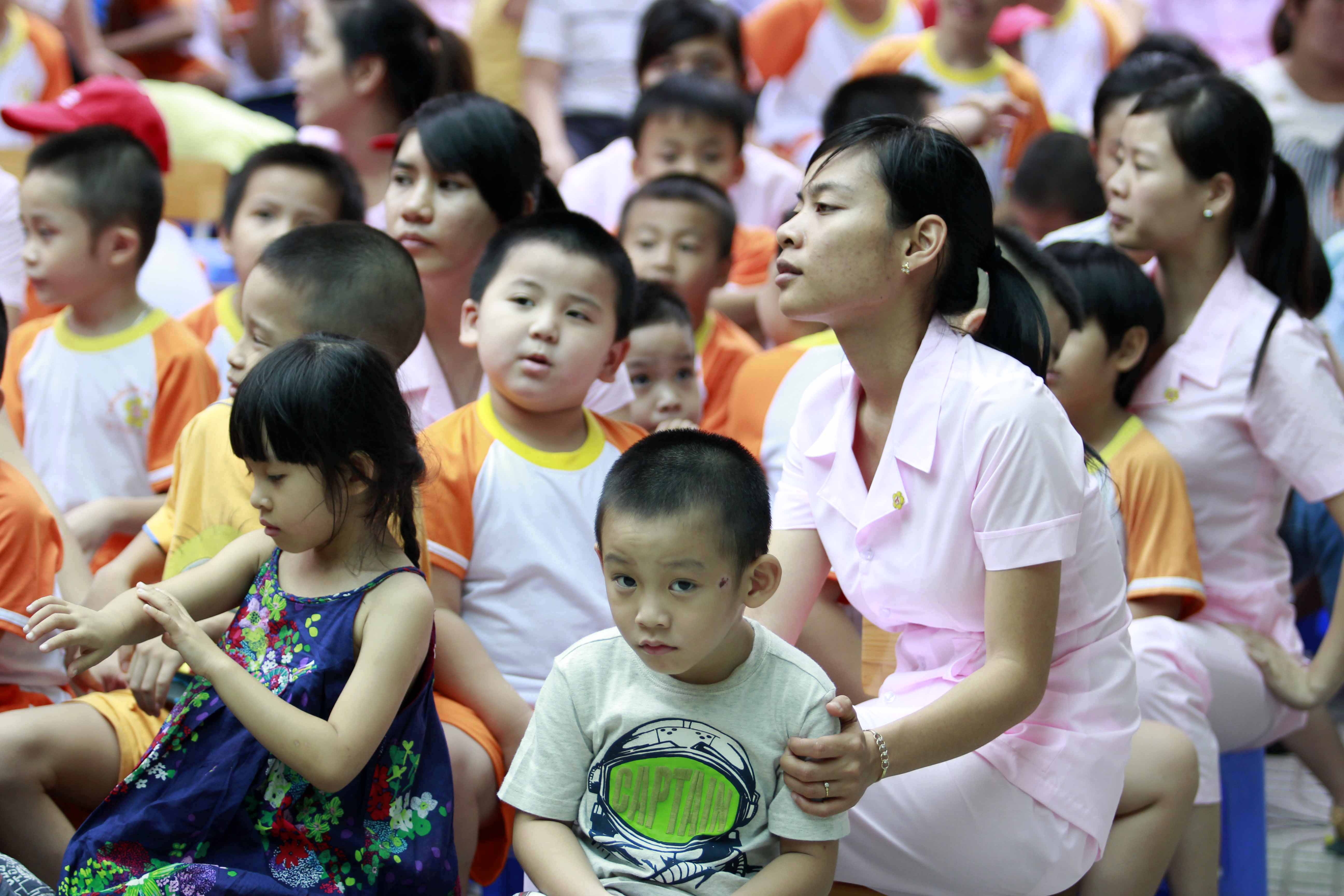 C&aacute;c học sinh của Trường Gi&aacute;o dục chuy&ecirc;n biệt Khai Tr&iacute; trong ng&agrave;y khai giảng - ảnh Ho&agrave;ng Triều