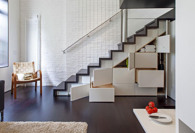 C&aacute;c kệ, tủ được t&iacute;ch hợp th&ocirc;ng minh dưới gầm cầu thang vừa gọn g&agrave;ng vừa mang t&iacute;nh thẩm mỹ cao.