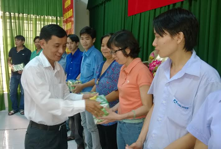 Tuyên dương 48 gia đình tiêu biểu