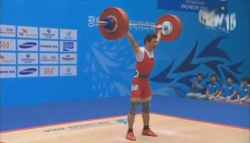 Kim Tuấn n&acirc;ng mức tạ 134 kg th&agrave;nh c&ocirc;ng