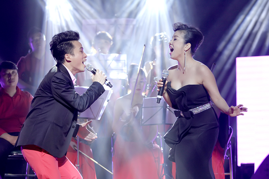 T&ugrave;ng Dương v&agrave; đ&agrave;n chị Mỹ Linh