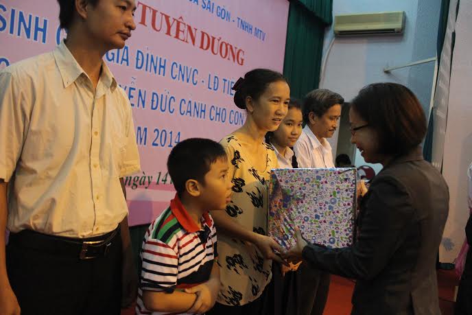Tuyên dương gia đình hiếu học