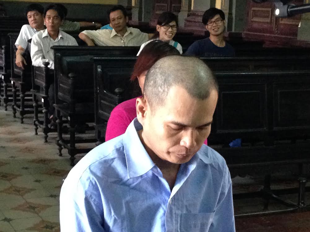 Loạn luân với con gái, lãnh án chung thân