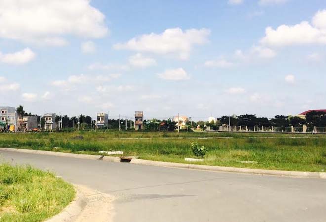Dự án đã có nhà dân hiện hữu ngay khi mở bán.