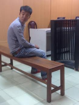 Ghẹo gái, thanh niên bán vé số bị chém