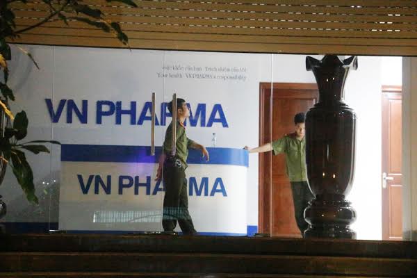 Công an khám xét trụ sở VNPharma