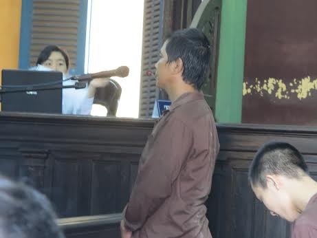 Nhiều lần hiếp dâm con của vợ, cha dượng lãnh 15 năm tù