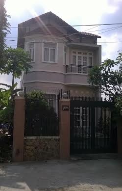 Đột nhập biệt thự, trộm tiền vàng
