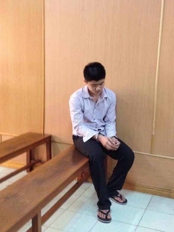 Dùng dao đâm gái bán dâm lúc “mây mưa”