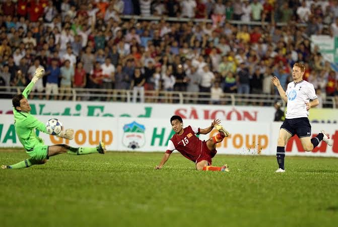 Đức Huy ghi b&agrave;n