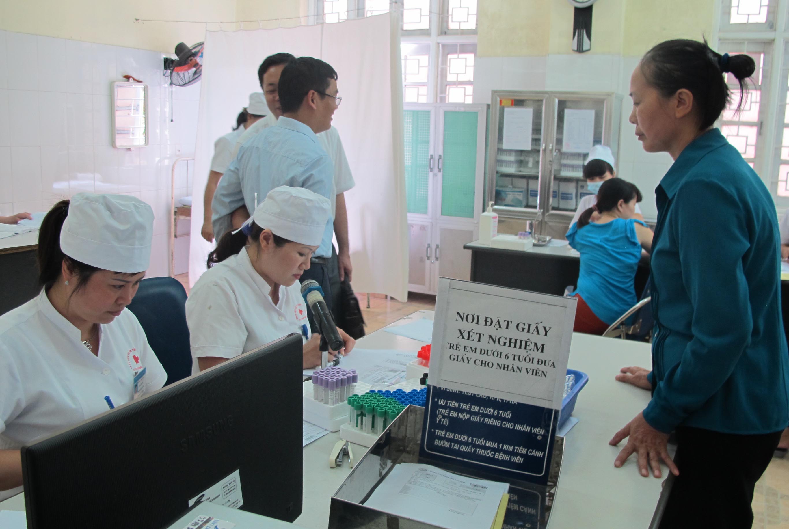 Ưu ti&ecirc;n cho đối tượng l&agrave; trẻ dưới 6 tuổi