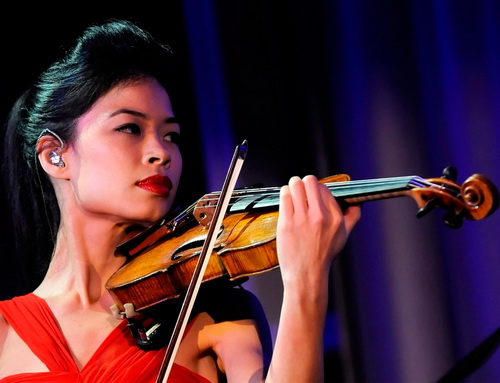 T&agrave;i năng, xinh đẹp v&agrave; gi&agrave;u c&oacute;, Mae c&oacute; tất cả ở lĩnh vực nghệ thuật