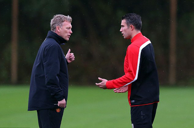 Van Persie liệu c&oacute; hiềm kh&iacute;ch với &ocirc;ng Moyes?