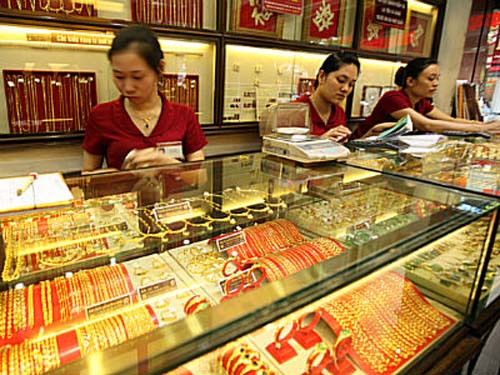 Thị trường vàng ra sao sau khi bán gần 70 tấn vàng?