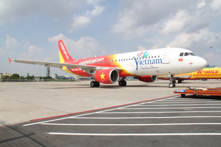 Máy bay VietJet Air phải quay đầu vì nữ hành khách gây rối