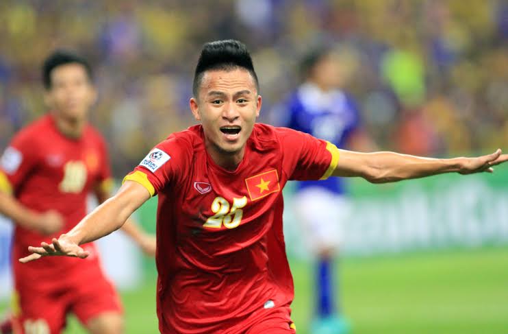 Huy To&agrave;n với b&agrave;n thắng c&acirc;n bằng tỉ số, bắt đầu cho m&agrave;n lội ngược d&ograve;ng ấn tượng