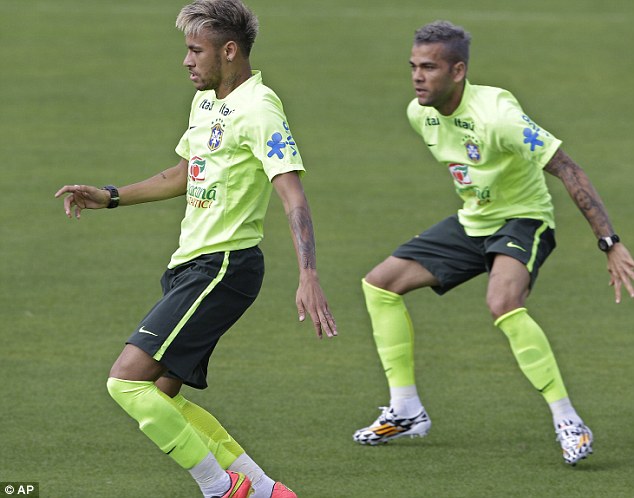M&agrave;u t&oacute;c mới của Neymar v&agrave; Alves
