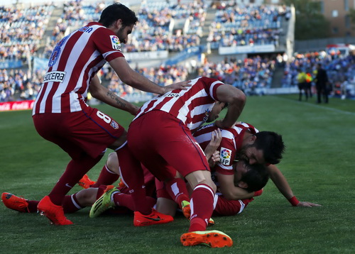 “Hai” Diego lập công, Atletico Madrid độc chiếm ngôi đầu Liga