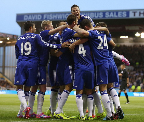 Chiến thắng muộn gi&uacute;p Chelsea vượt l&ecirc;n ng&ocirc;i đầu bảng