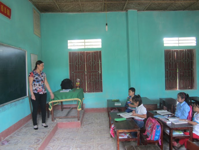 Một lớp học ở trường Tiểu học Hương B&igrave;nh mới chỉ c&oacute; v&agrave;i em tới học sau gần 2 th&aacute;ng khai giảng.