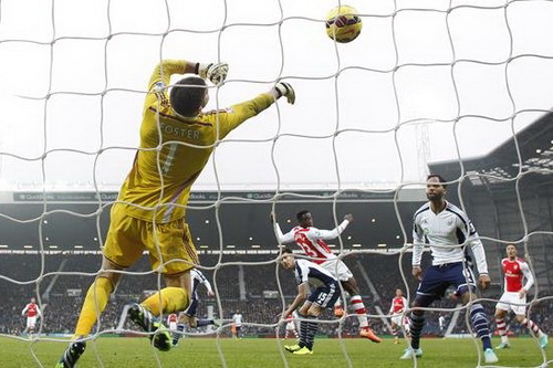 Welbeck đánh đầu ghi bàn duy nhất cho Arenal