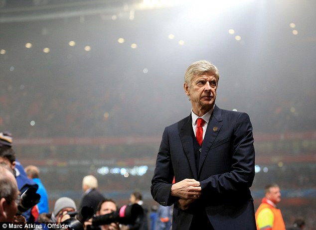 HLV Wenger tự tin với c&ocirc;ng việc của m&igrave;nh bất chấp dư luận