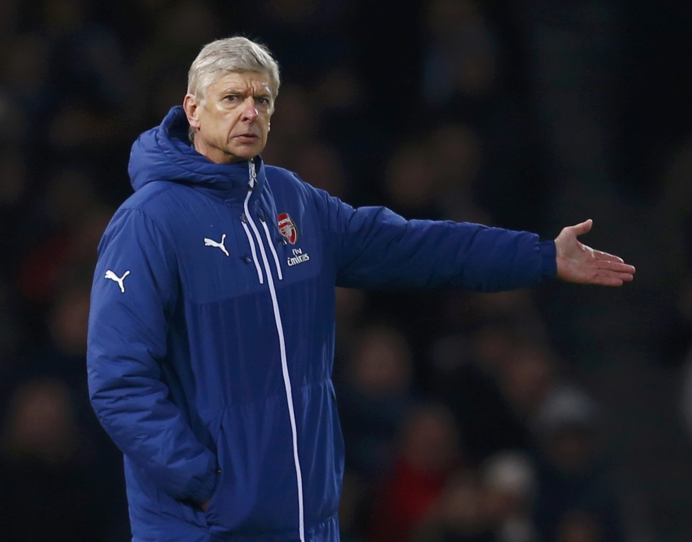 HLV Wenger kêu gọi FA trừng trị cầu thủ ăn vạ thẳng tay