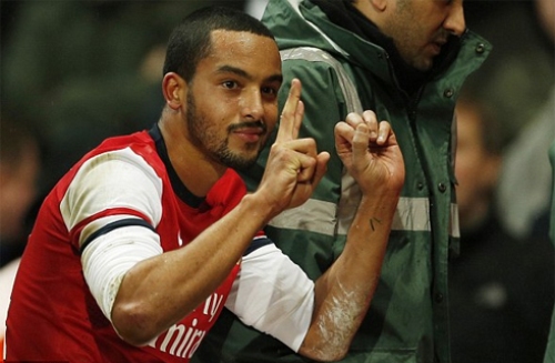 Arsenal tính chuyện 'đi chợ" trước kỳ nghỉ đông