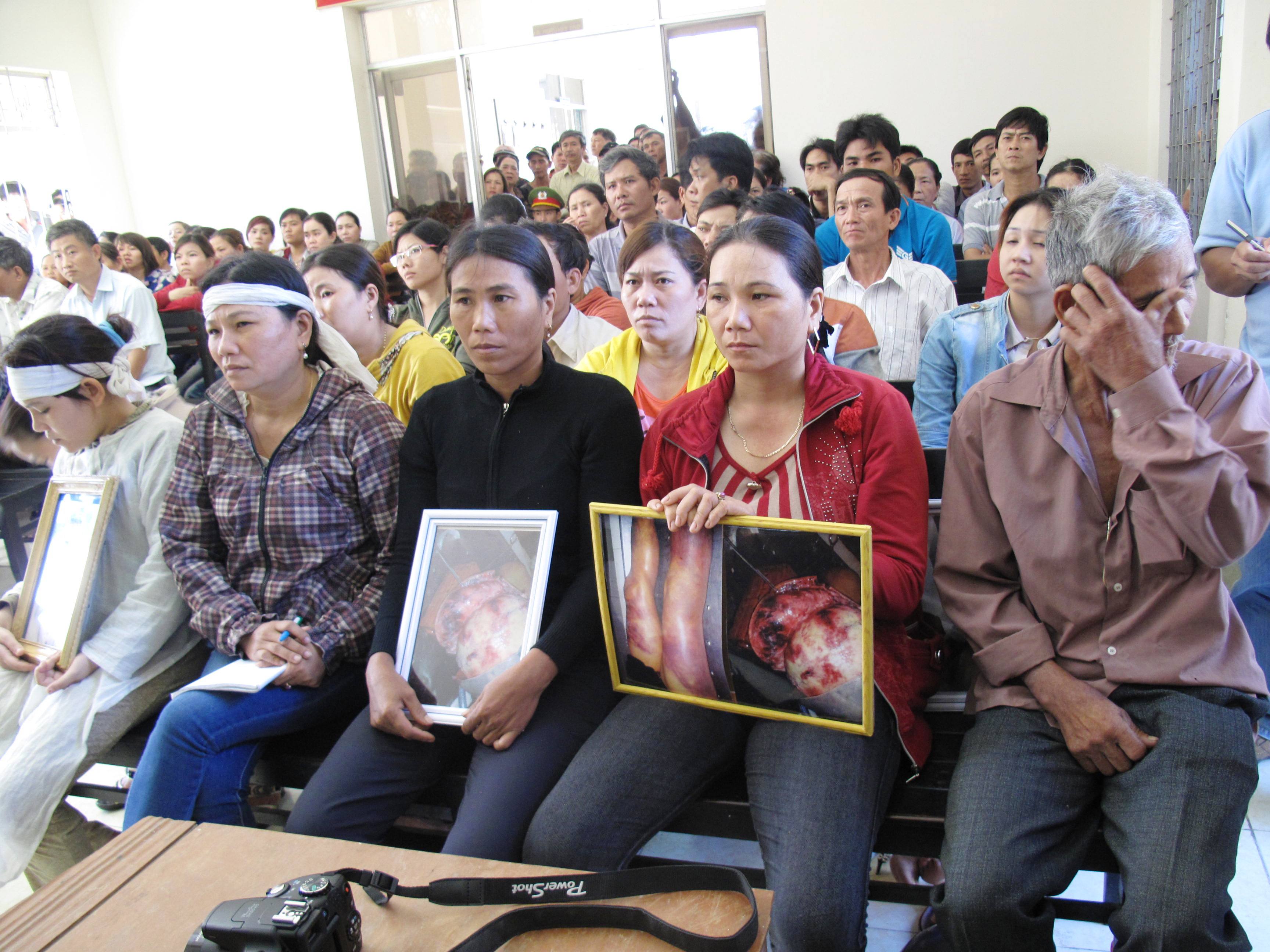 Vụ 5 công an dùng nhục hình: Đánh chết người chỉ bị tù treo?!