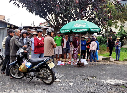 Đà Lạt: Phát hiện xác trẻ sơ sinh bên đường