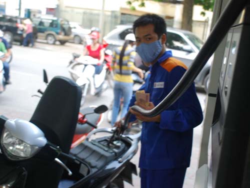Doanh nghiệp tự định giá xăng dầu?