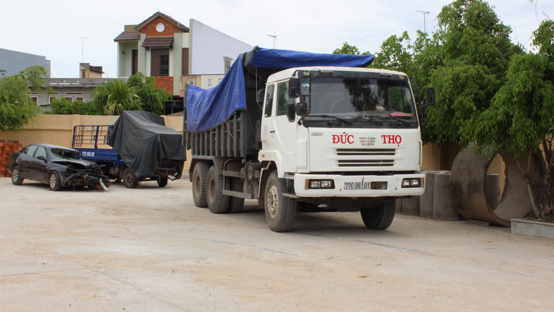Thấy tài xế thất đức, dân báo công an bắt