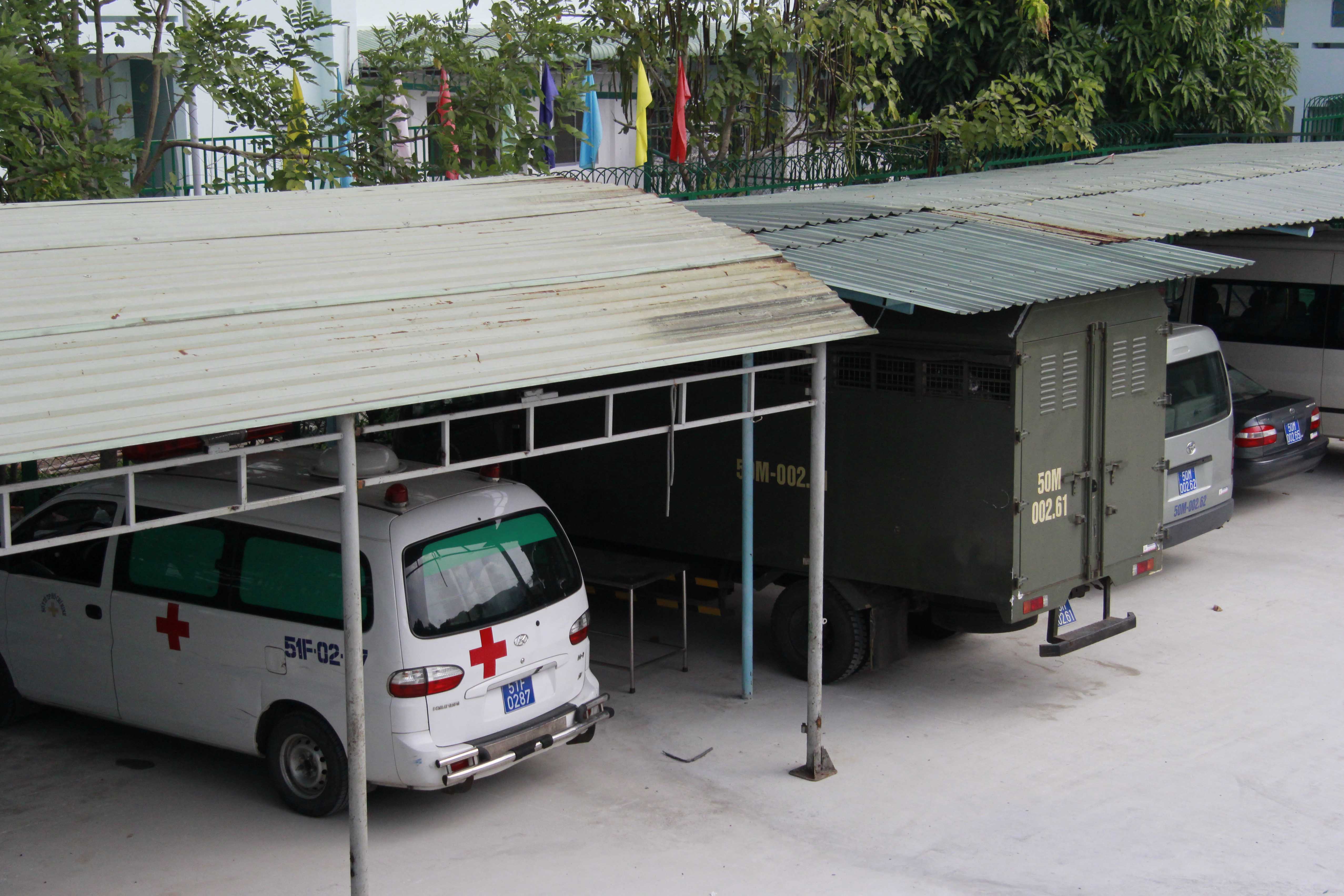 Xe cứu thương lu&ocirc;n sẵn s&agrave;ng

&nbsp;

&nbsp;