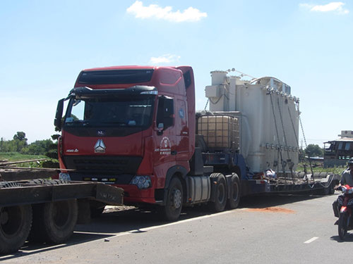 Xe "khủng" chở gấp 4 lần giấy phép