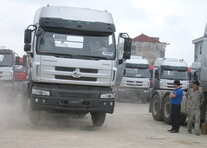 Xe tải Trung Quốc giá rẻ kém chất lượng ồ ạt vào Việt Nam