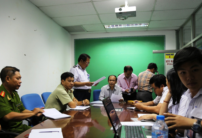 Đo&agrave;n Kiểm tra li&ecirc;n ng&agrave;nh của tỉnh B&igrave;nh Dương c&ocirc;ng bố quyết định kiểm tra tại c&ocirc;ng ty T&acirc;n Hiệp Ph&aacute;t
