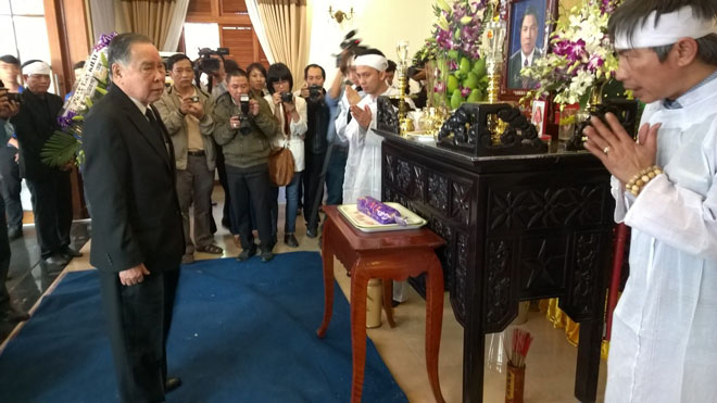 Nguy&ecirc;n Thủ tướng Ch&iacute;nh phủ Phan Văn Khải chia buồn c&ugrave;ng gia đ&igrave;nh &ocirc;ng Nguyễn B&aacute; Thanh