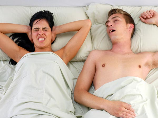 Ngủ ng&aacute;y cũng khiến hơi thở c&oacute; m&ugrave;i
