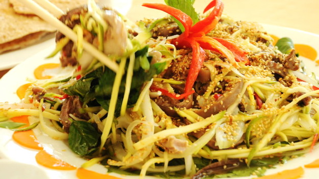 Gỏi bao tử c&aacute; ngừ đại dương