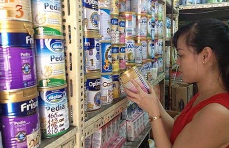 Giá sữa khó giảm