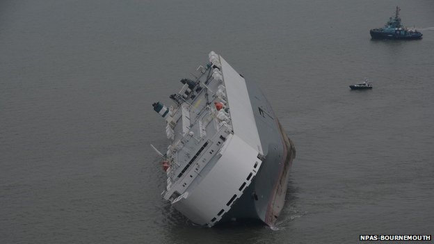 T&agrave;u Hoegh Osaka bị mắc kẹt tối 3-1. Ảnh: NPAS