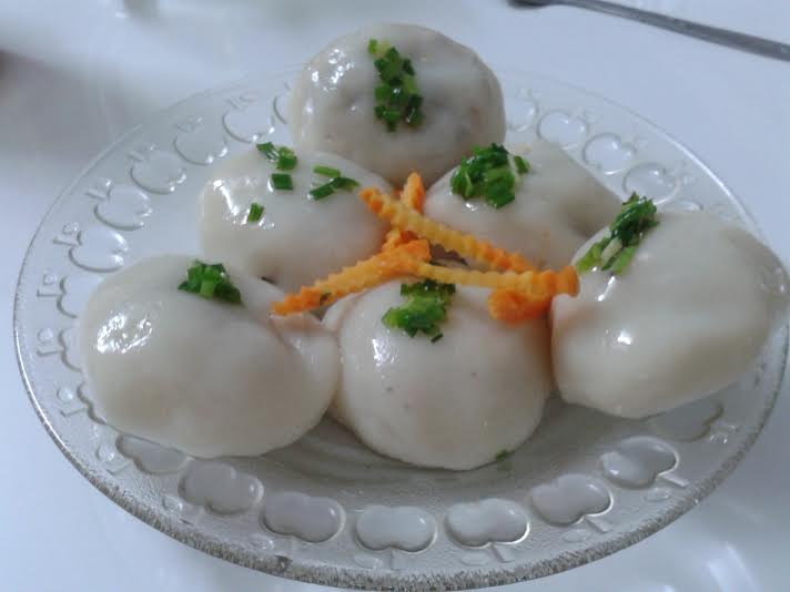 Dĩa b&aacute;nh &iacute;t trần tự l&agrave;m ở nh&agrave; lu&ocirc;n ngon hơn ở chợ