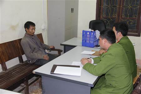 Tội phạm liều lĩnh bắn thẳng vào ngực công an