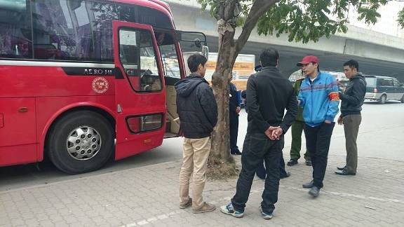 Chiếc xe khách mang BKS 14B-001.18 vi phạm giao thông