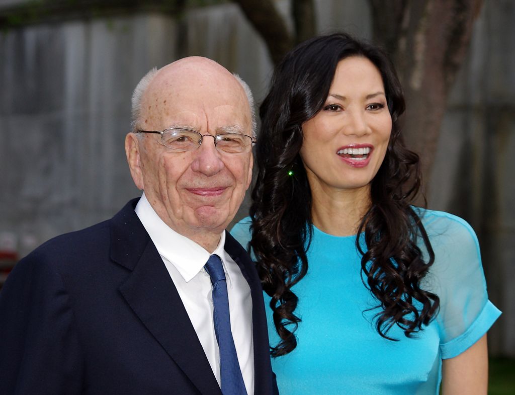 Tỉ ph&uacute; Rupert Murdoch c&ugrave;ng người vợ thứ ba Wendi Deng. Ảnh: Wikipedia