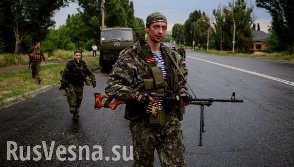 C&aacute;c tay s&uacute;ng thuộc Cộng h&ograve;a Nh&acirc;n d&acirc;n Luhansk (LPR). Ảnh: RusVesna.su