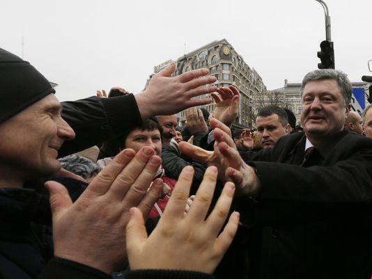 Quân đội Ukraine tuyên bố không rút vũ khí hạng nặng