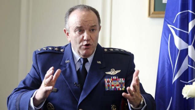 Tướng Philip Breedlove cảnh báo Nga có thể chuyển sang “làm mất ổn định” các nước không thuộc NATO như Montenegro hoặc Moldova. Ảnh: AP