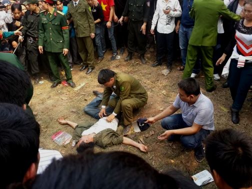 Hội Lim: Uống rượu đánh đu, 1 người ngã gãy tay